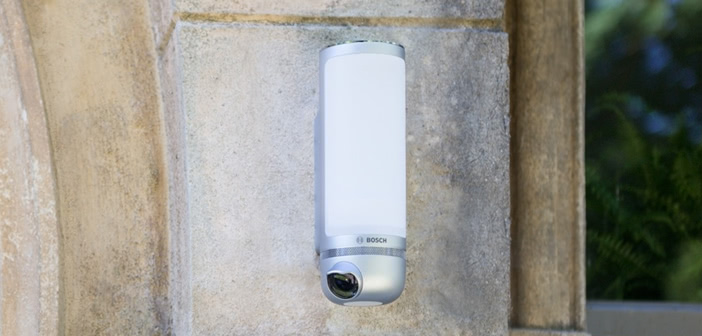 Bosch Eyes: Außenkamera mit Gegensprechanlage und Beleuchtung