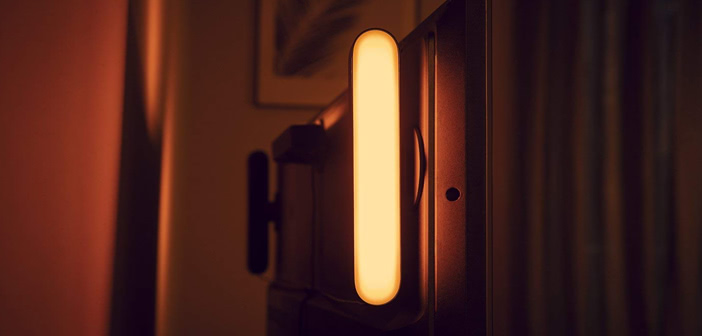 Philips Hue Play Lightbar: Neue LED-Leuchte kann hinter einem TV montiert werden