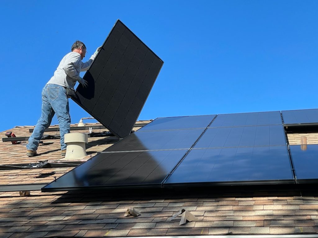 Mit Photovoltaikanlage Stromkosten der Wärmepumpe reduzieren