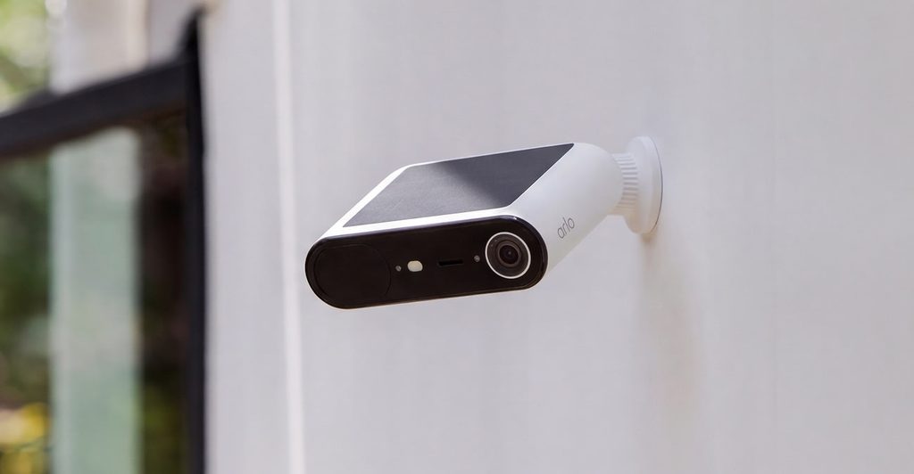 Arlo Essential Solar Security Camera: Überwachungskamera mit Solarpanel soll bis zu sechs Monate ohne Sonne durchhalten