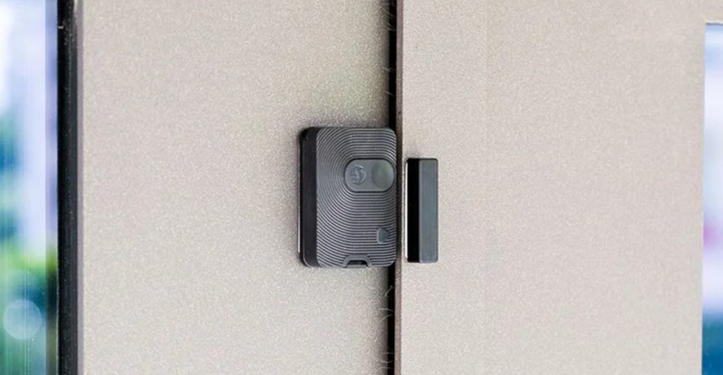 Foto des Shelly Tür- und Fenstersensor für draußen (drei Sensoren sind zu sehen)